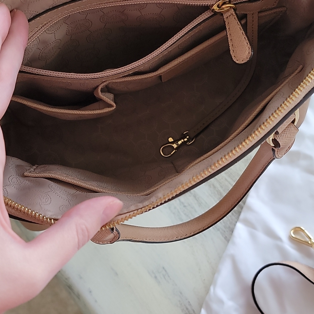 Michael Kors Cindy Medium Dome Satchel - Picture 3 of 7